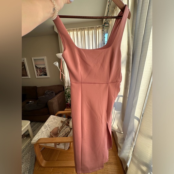 NWT Showpo dress in Rose - Picture 5 of 6